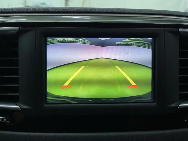 Photo of 2022 Black Chrysler Voyager