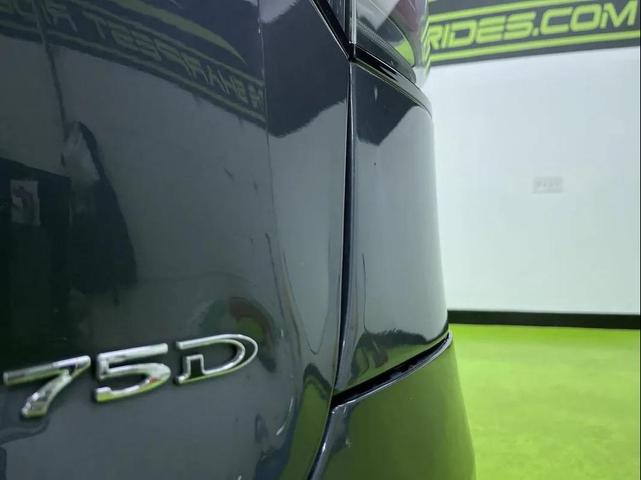 Photo of 2018 Silver Tesla Model X