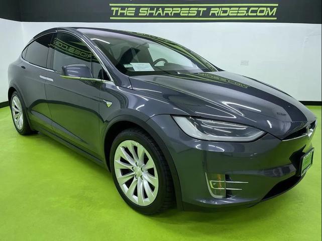 Photo of 2018 Silver Tesla Model X