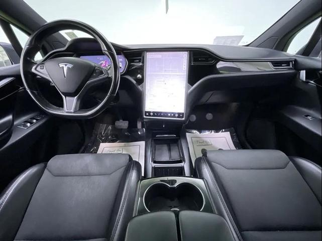 Photo of 2018 Silver Tesla Model X