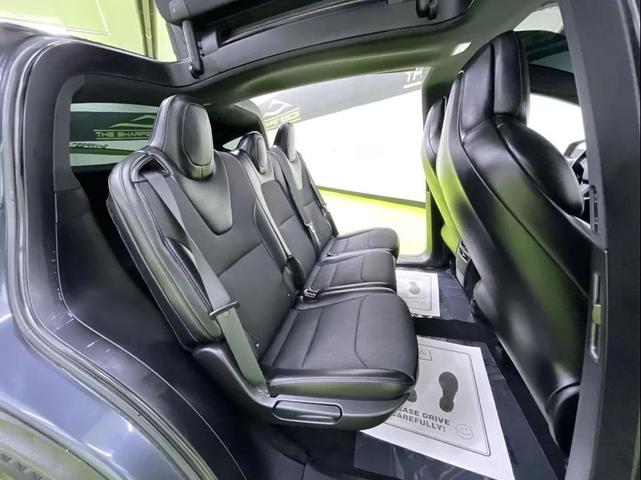 Photo of 2018 Silver Tesla Model X