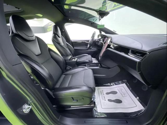 Photo of 2018 Silver Tesla Model X