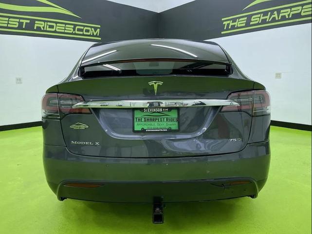 Photo of 2018 Silver Tesla Model X