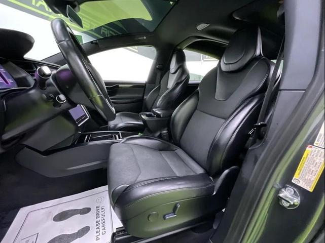 Photo of 2018 Silver Tesla Model X