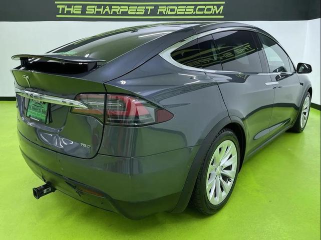 Photo of 2018 Silver Tesla Model X