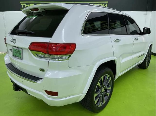 Photo of 2017 Off-white Jeep Grand Cherokee