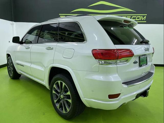 Photo of 2017 Off-white Jeep Grand Cherokee