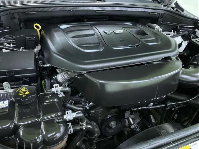 Photo of 2017 Off-white Jeep Grand Cherokee