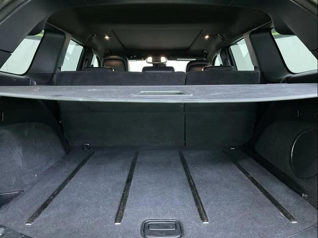 Photo of 2017 Off-white Jeep Grand Cherokee