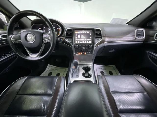 Photo of 2017 Off-white Jeep Grand Cherokee