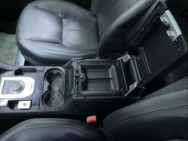Photo of 2016 Gray Land Rover LR4