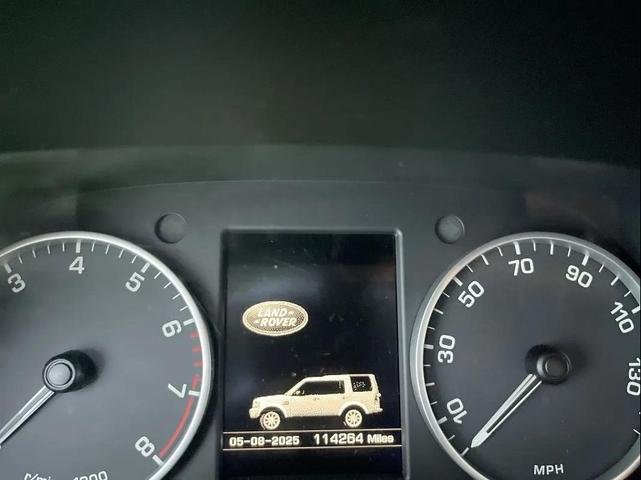 Photo of 2016 Gray Land Rover LR4