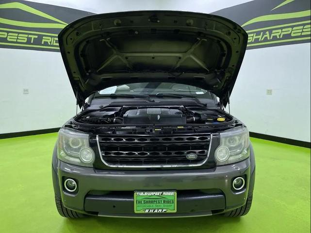 Photo of 2016 Gray Land Rover LR4