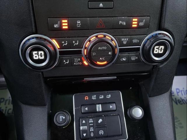 Photo of 2016 Gray Land Rover LR4