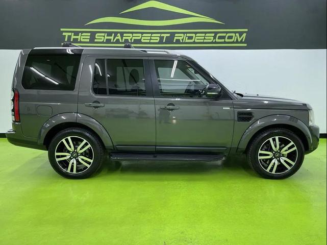 Photo of 2016 Gray Land Rover LR4