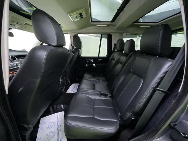 Photo of 2016 Gray Land Rover LR4