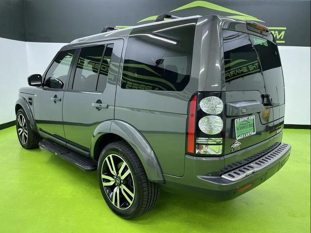 Photo of 2016 Gray Land Rover LR4