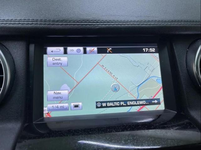 Photo of 2016 Gray Land Rover LR4