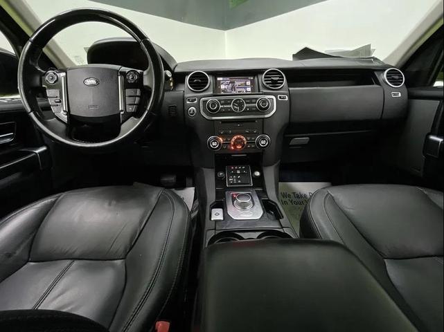 Photo of 2016 Gray Land Rover LR4