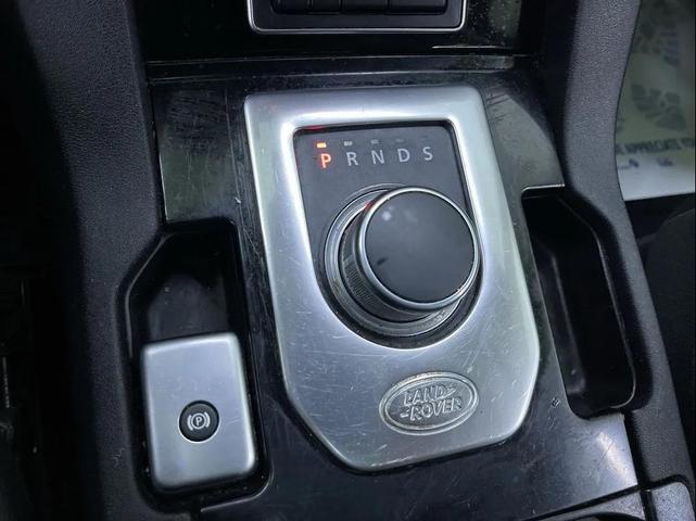 Photo of 2016 Gray Land Rover LR4