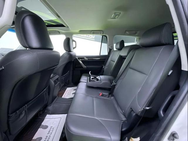 Photo of 2018 White Lexus GX 460