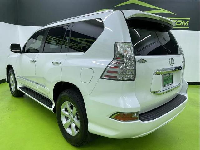 Photo of 2018 White Lexus GX 460
