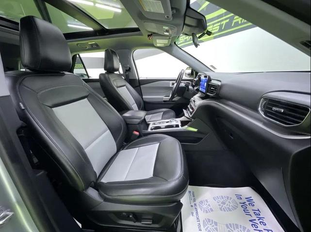 Photo of 2022 Silver Ford Explorer