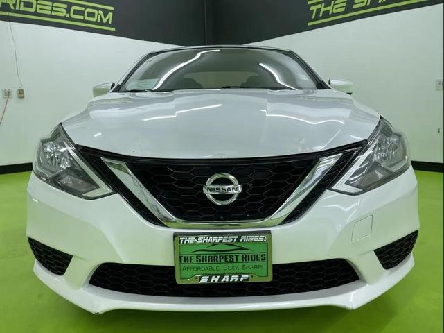 Photo of 2016 White Nissan Sentra