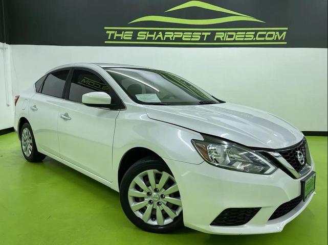 Photo of 2016 White Nissan Sentra