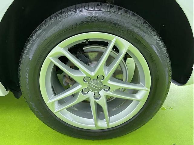Photo of 2016 White Audi Q5