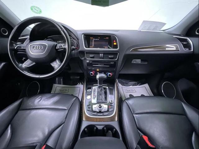 Photo of 2016 White Audi Q5