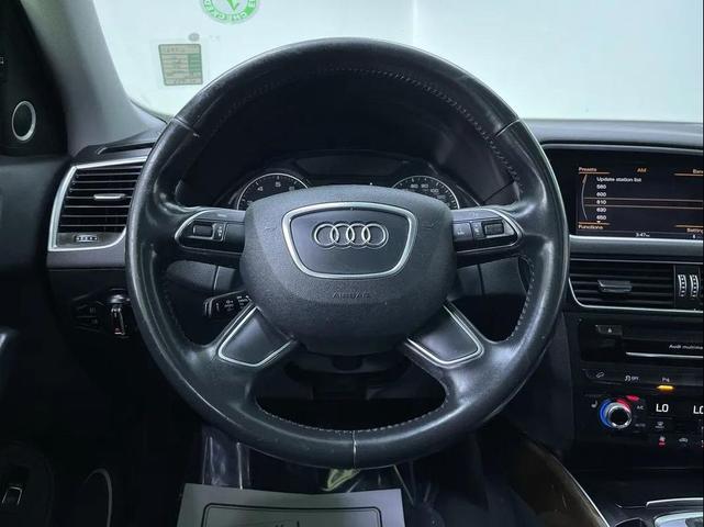 Photo of 2016 White Audi Q5