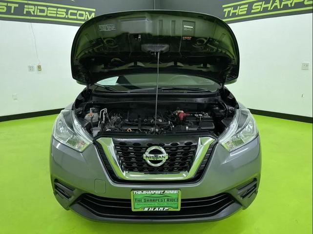Photo of 2020 Gray Nissan Kicks