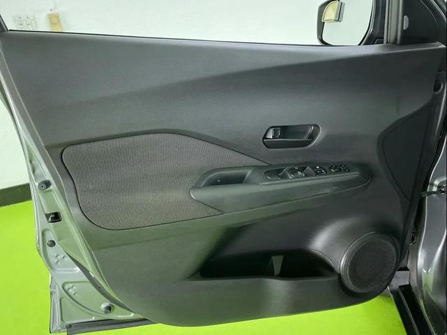 Photo of 2020 Gray Nissan Kicks
