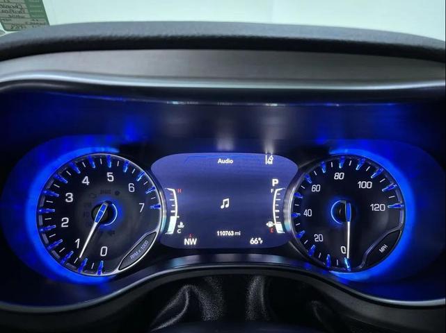 Photo of 2021 White Chrysler Pacifica