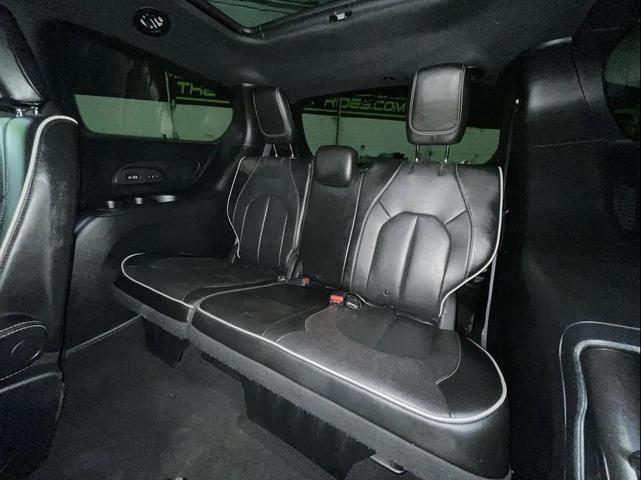 Photo of 2021 White Chrysler Pacifica