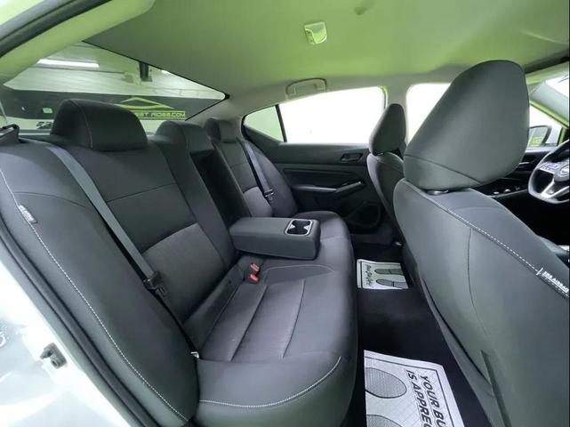 Photo of 2023 White Nissan Altima