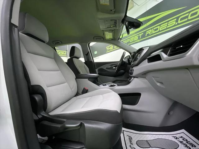 Photo of 2023 White GMC Terrain