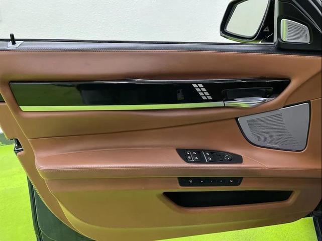 Photo of 2014 Blue BMW ALPINA B7