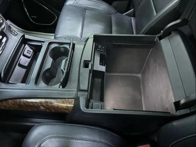 Photo of 2015 Black Chevrolet Suburban