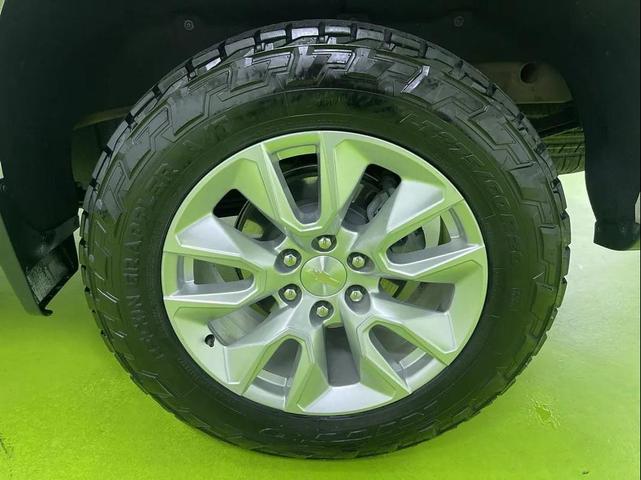 Photo of 2023 White Chevrolet Silverado 1500
