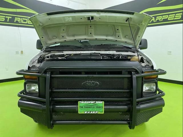 Photo of 2012 White Ford E350 Super Duty
