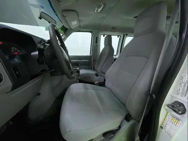 Photo of 2012 White Ford E350 Super Duty