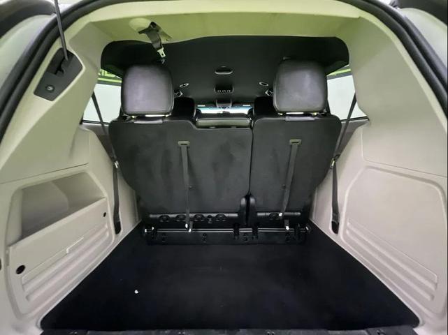Photo of 2017 White Dodge Grand Caravan