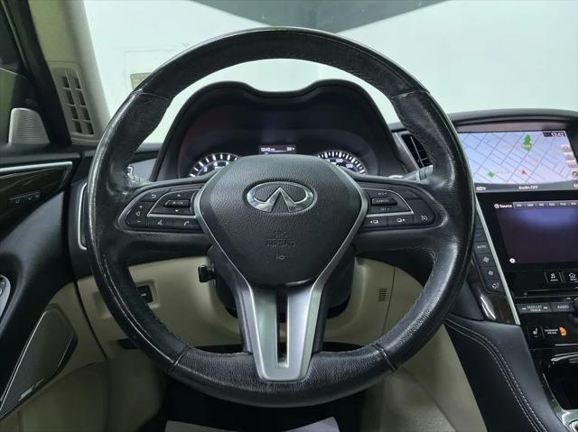 Photo of 2018 White INFINITI Q50