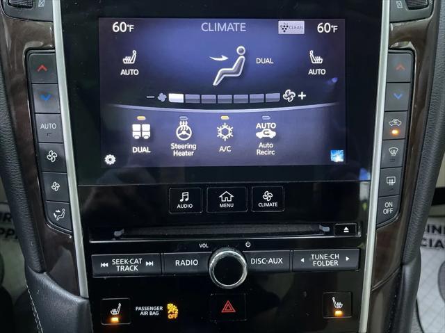 Photo of 2018 White INFINITI Q50