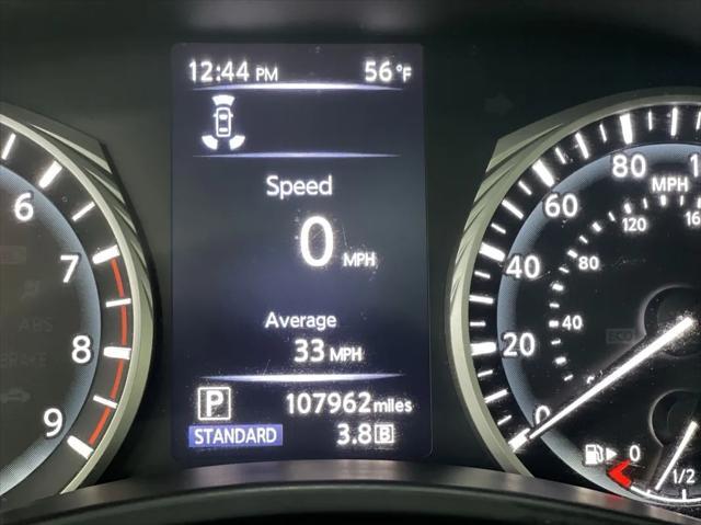Photo of 2018 White INFINITI Q50