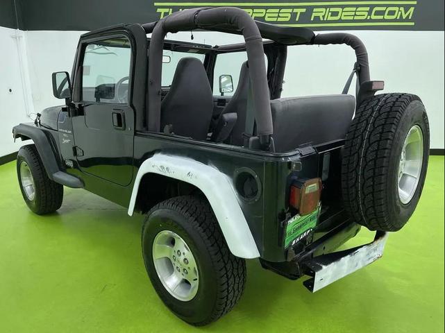 Photo of 2000 Black Jeep Wrangler