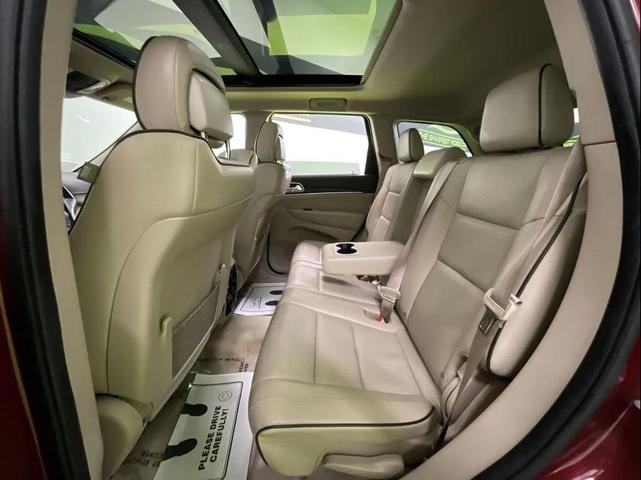 Photo of 2014 Red Jeep Grand Cherokee