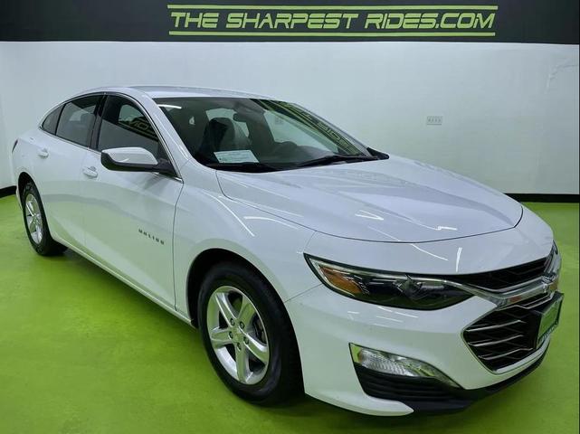 Photo of 2024 White Chevrolet Malibu